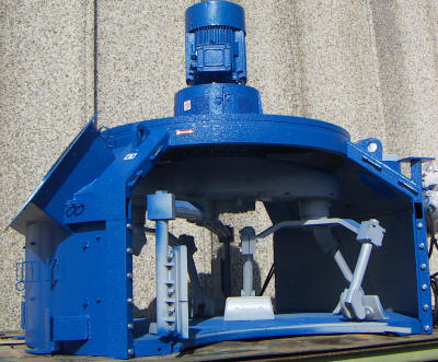 Ocmer SF planetary concrete mixer discharge door
